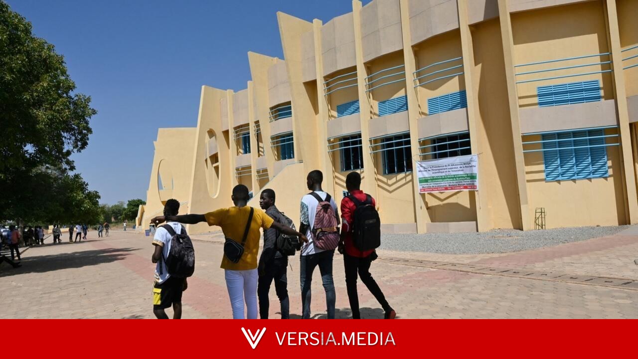 Burkina: les étudiants doivent désormais obtenir une autorisation du gouvernement pour étudier à l'étranger