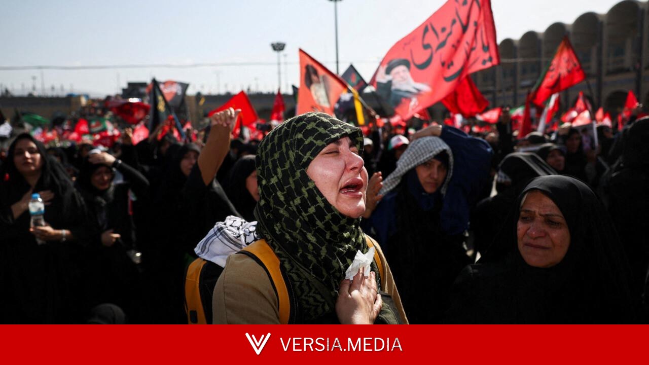 EN DIRECT - Iran: des milliers de fidèles rendent hommage au guide suprême Ali Khamenei
